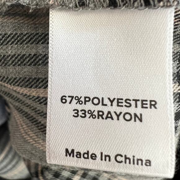 Evereve Gray Plaid Blouse Top Preppy Classic Minimalist Old Money Medium - Picture 4 of 6